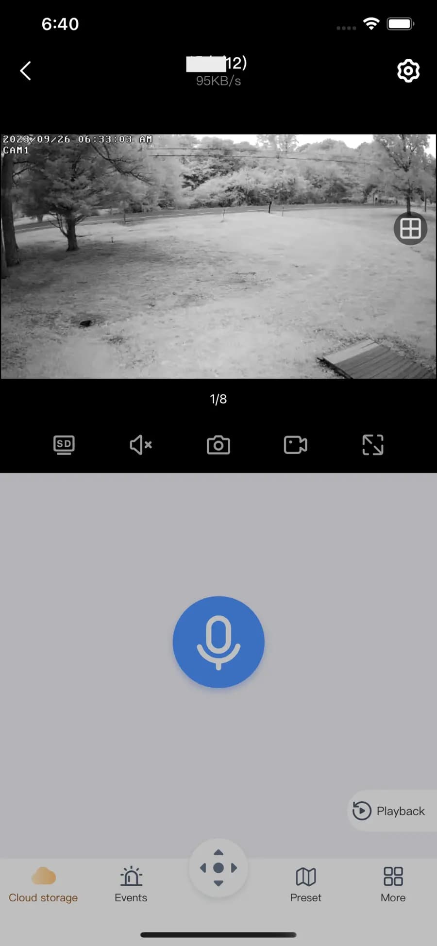 YESKAMO Camera App mostrando la vista en directo de una cámara exterior con controles de audio bidireccional